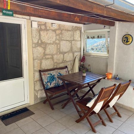 Apartment Cacini Dvori Lastovo Exteriör bild