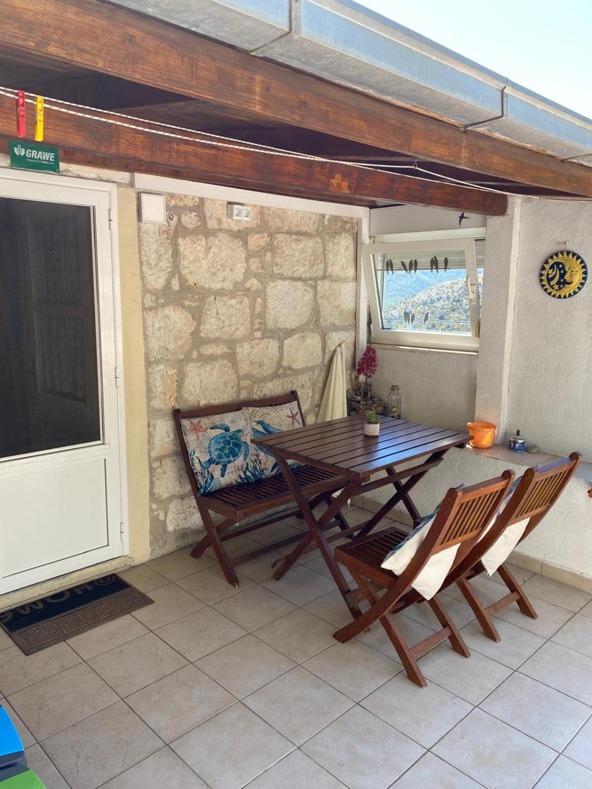 Apartment Cacini Dvori Lastovo Exteriör bild